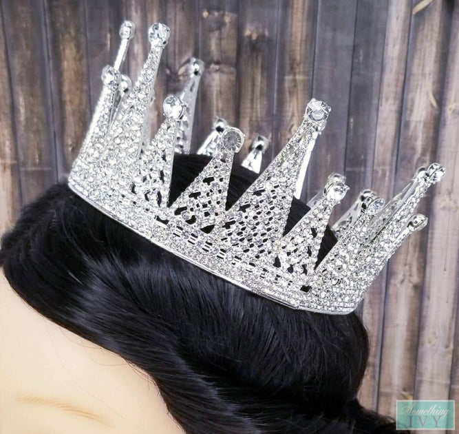 Jazzy White shops Spiky Feathers with a Silver Queen/Princess Crown